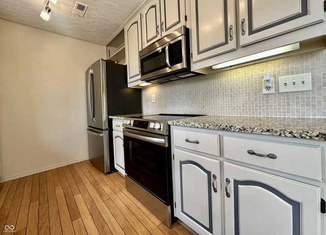 1030 Stratford Hall Street 17-3, Indianapolis, IN 46260