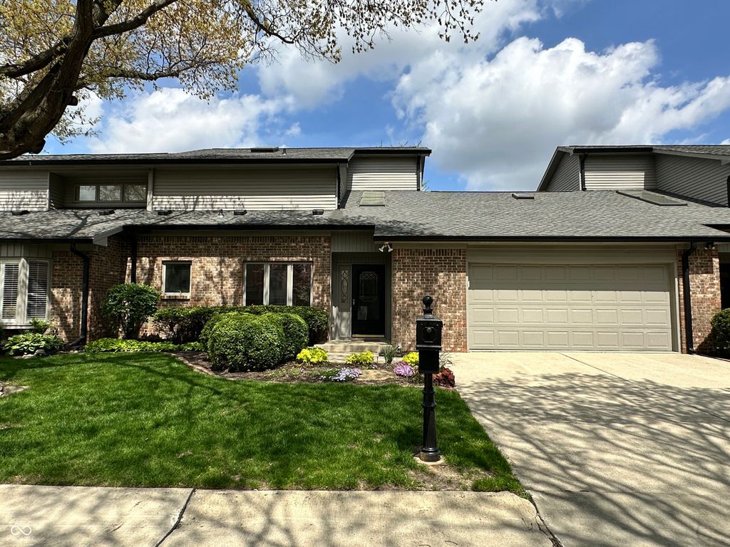1030 Stratford Hall Street 17-3, Indianapolis, IN 46260