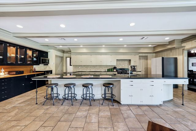1901 Rose Point, Athens, TX 75752