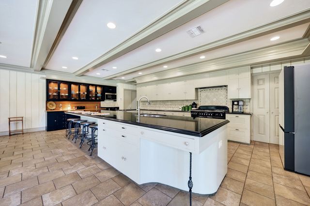 1901 Rose Point, Athens, TX 75752