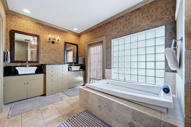 1901 Rose Point, Athens, TX 75752