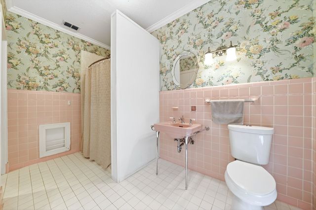 1901 Rose Point, Athens, TX 75752