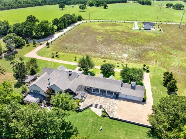 1901 Rose Point, Athens, TX 75752