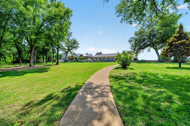 1901 Rose Point, Athens, TX 75752