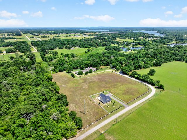 1901 Rose Point, Athens, TX 75752