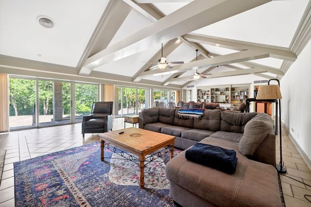 1901 Rose Point, Athens, TX 75752