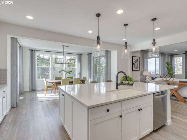 1877 Ne CURRIN CREEK Dr, Estacada, OR 97023