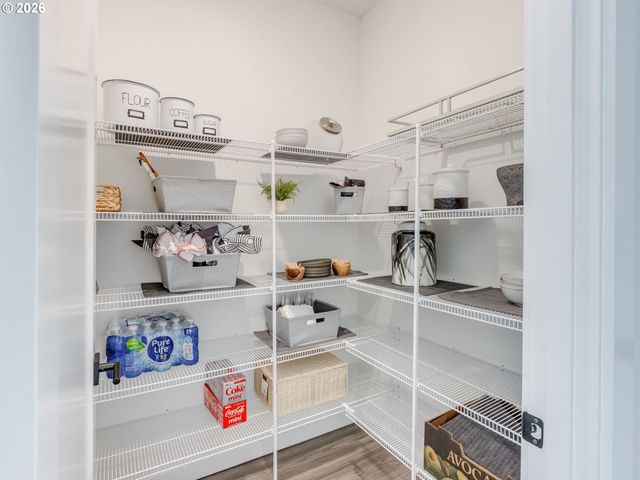 1877 Ne CURRIN CREEK Dr, Estacada, OR 97023