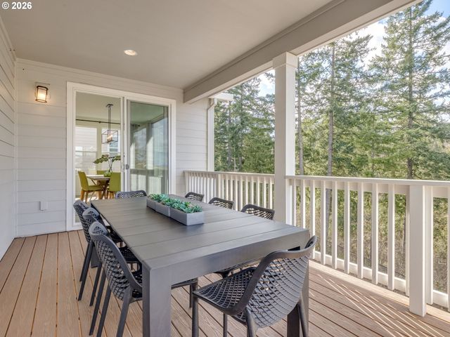 1877 Ne CURRIN CREEK Dr, Estacada, OR 97023