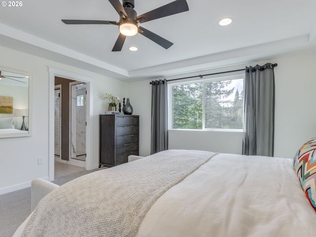 1877 Ne CURRIN CREEK Dr, Estacada, OR 97023