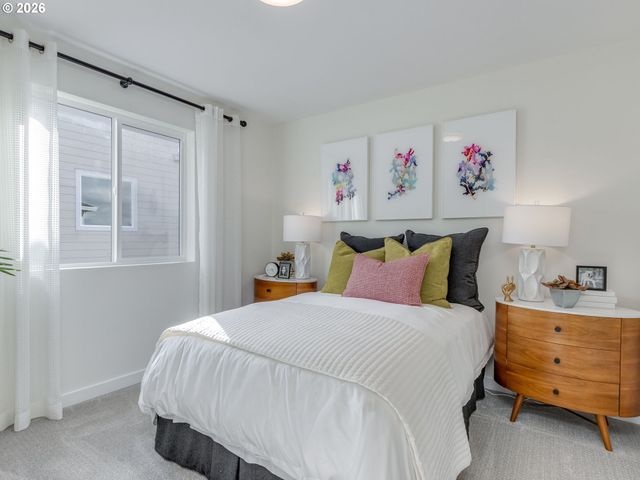 1877 Ne CURRIN CREEK Dr, Estacada, OR 97023