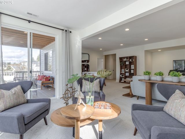 1877 Ne CURRIN CREEK Dr, Estacada, OR 97023