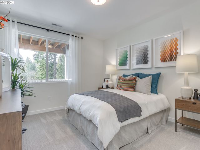 1877 Ne CURRIN CREEK Dr, Estacada, OR 97023