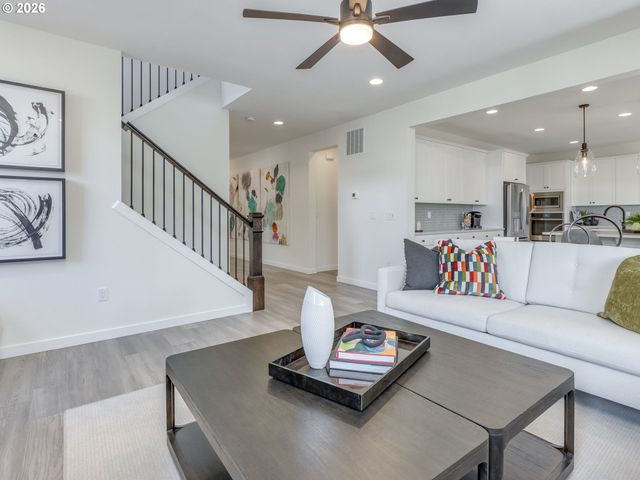 1877 Ne CURRIN CREEK Dr, Estacada, OR 97023