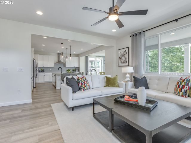 1877 Ne CURRIN CREEK Dr, Estacada, OR 97023