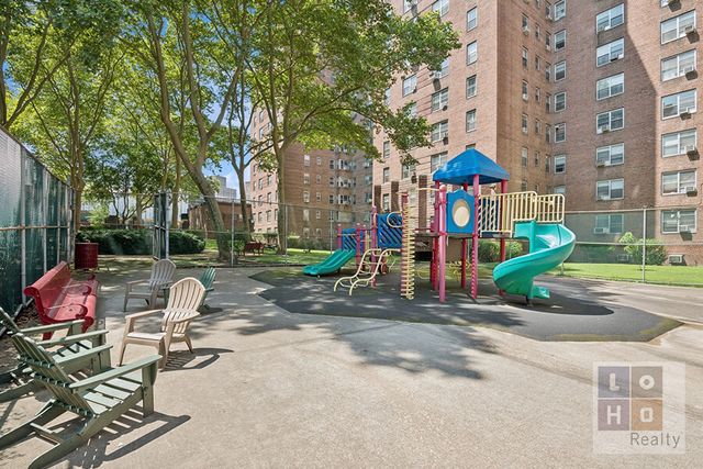 500 Grand Street BGB, New York City, NY 10002