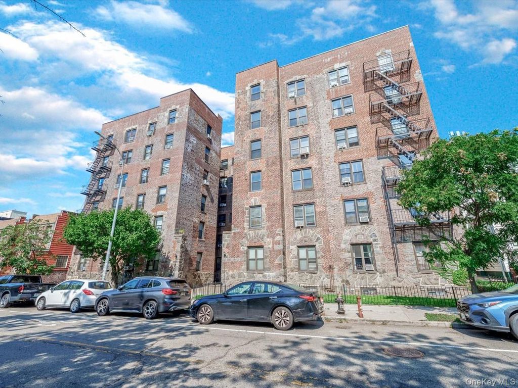 9524 Fort Hamilton Parkway 301, Brooklyn, NY 11209 — exterior