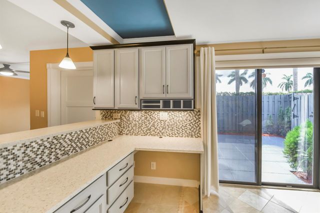 102 Woodland Road, Palm Springs, FL 33461