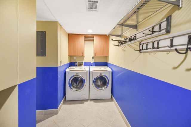 102 Woodland Road, Palm Springs, FL 33461