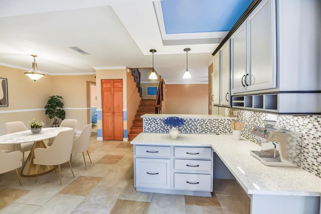 102 Woodland Road, Palm Springs, FL 33461