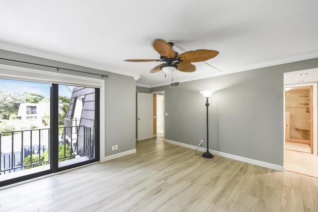 102 Woodland Road, Palm Springs, FL 33461