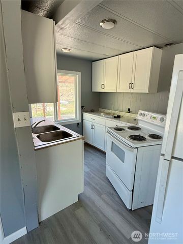 7199 Tarpiscan Road, Malaga, WA 98828