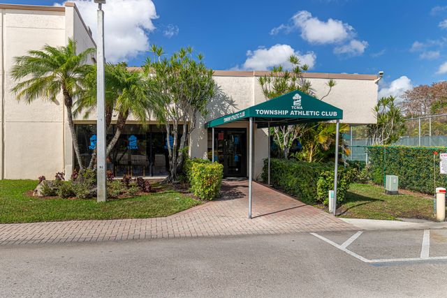 4213 NW 22nd Street, Coconut Creek, FL 33066