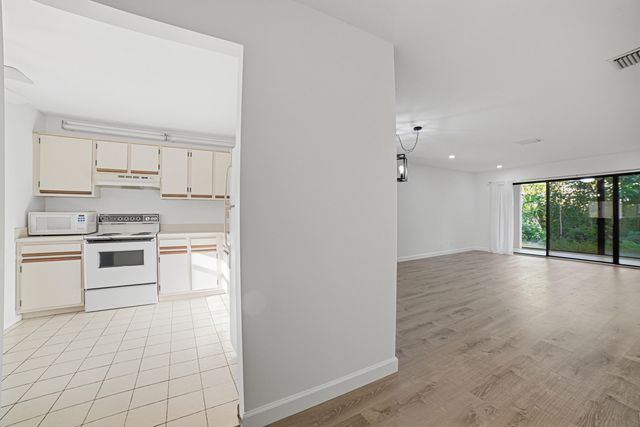 4213 NW 22nd Street, Coconut Creek, FL 33066