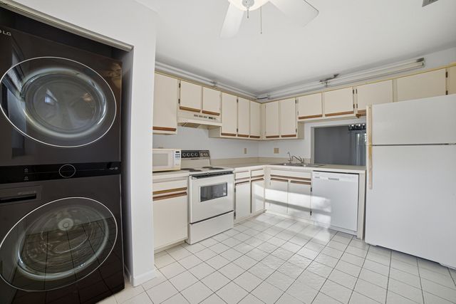 4213 NW 22nd Street, Coconut Creek, FL 33066