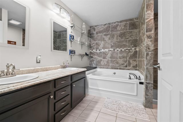 228 Ambler Drive, Brooklyn, MI 49230