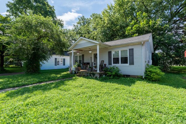 315 Debus St, Lawrenceburg, TN 38464