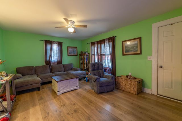 315 Debus St, Lawrenceburg, TN 38464