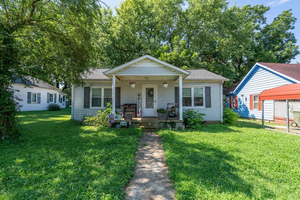 315 Debus St, Lawrenceburg, TN 38464