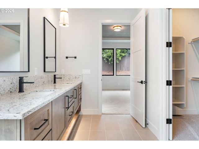 10710 Se 13TH Cir, Vancouver, WA 98664
