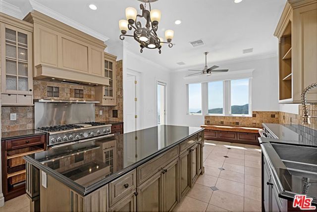 16646 Calle Brittany, Pacific Palisades (los Angeles), CA 90272