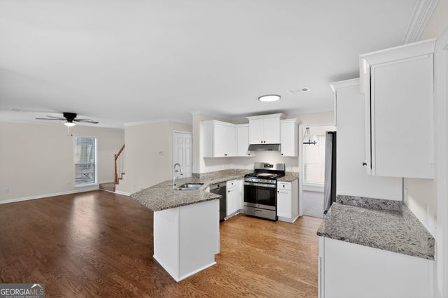 5546 NW Hurstcliffe Drive, Kennesaw, GA 30152