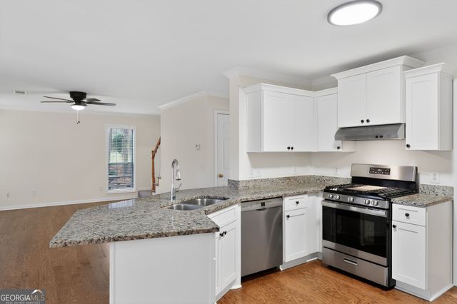 5546 NW Hurstcliffe Drive, Kennesaw, GA 30152