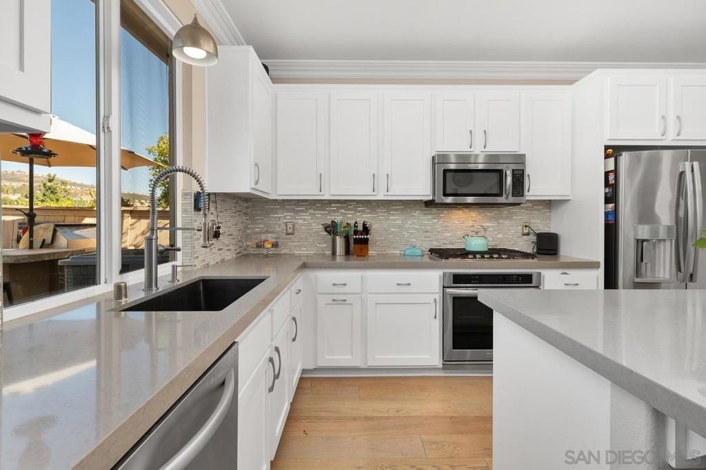 1456 Golden Sunset Dr., San Marcos, CA 92078