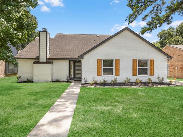 10015 Crescent Moon Drive, Houston, TX 77064