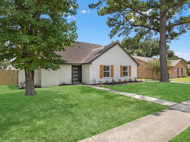 10015 Crescent Moon Drive, Houston, TX 77064