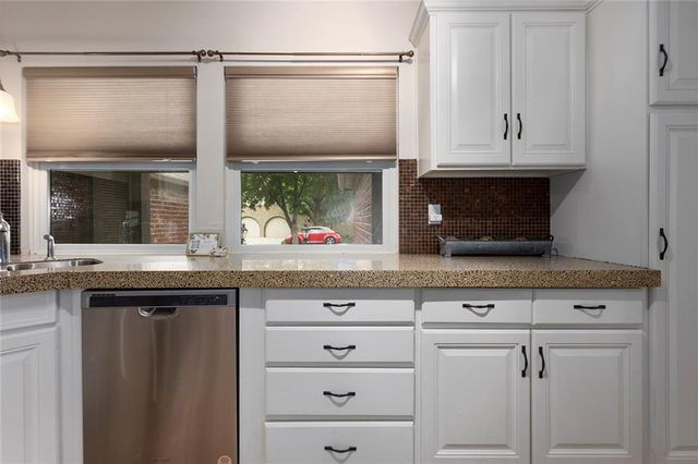 10228 ROBINSON Street, Overland Park, KS 66212