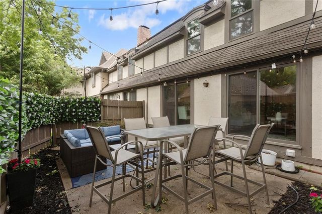 10228 ROBINSON Street, Overland Park, KS 66212