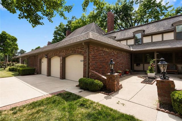 10228 ROBINSON Street, Overland Park, KS 66212