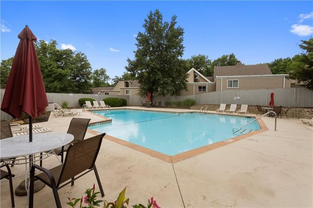 10228 ROBINSON Street, Overland Park, KS 66212