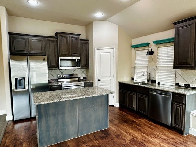 3011 Winecup Court, Heartland, TX 75126