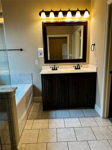 3011 Winecup Court, Heartland, TX 75126