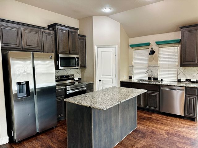 3011 Winecup Court, Heartland, TX 75126