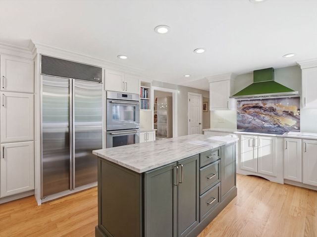 75 Spring Grove Rd, Andover, MA 01810