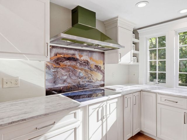 75 Spring Grove Rd, Andover, MA 01810