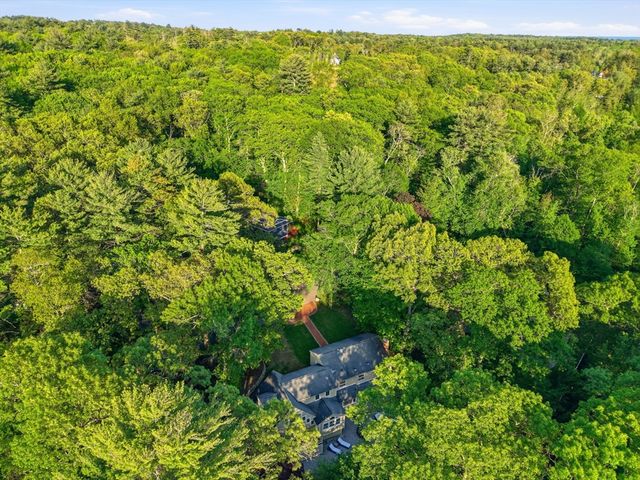 75 Spring Grove Rd, Andover, MA 01810